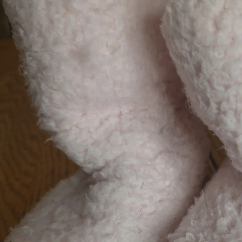 N/A soft fluffy